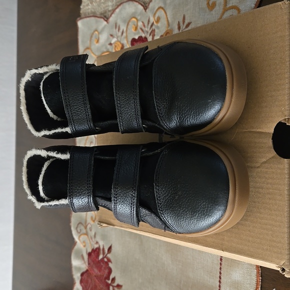 T Rennon II UGG - Picture 2 of 4